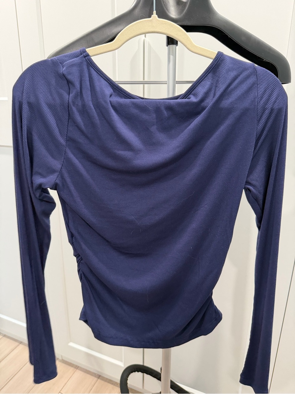 Women's Navy Long-Sleeve Ruched Back Top by